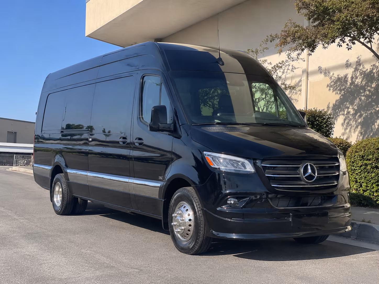 bus rental options for georgetown trips