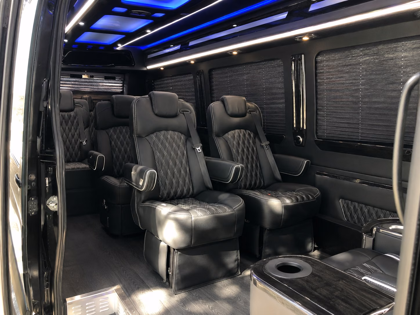 find transportation for your next airport transfer 1