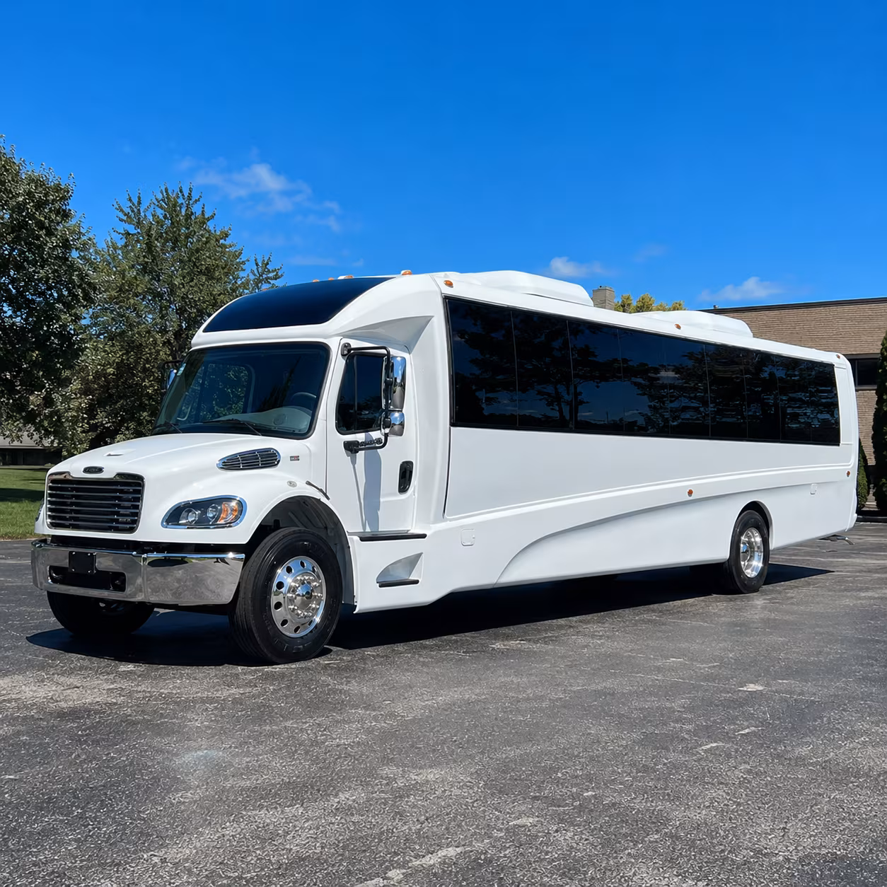 georgetown 18 passenger minibus