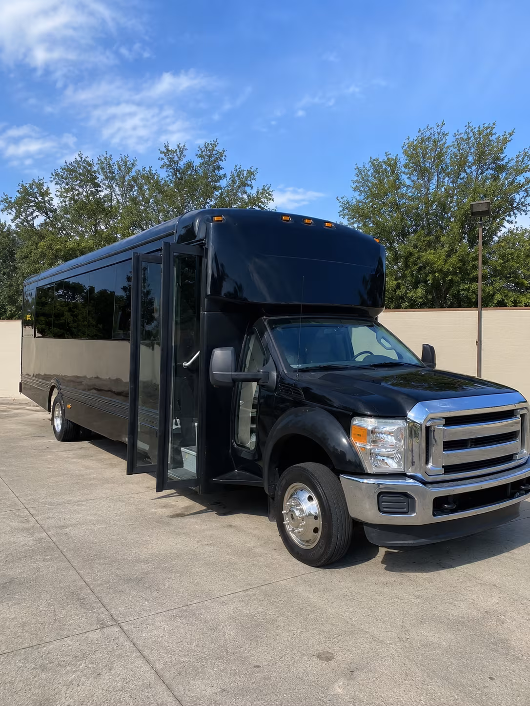 georgetown 20 passenger party bus