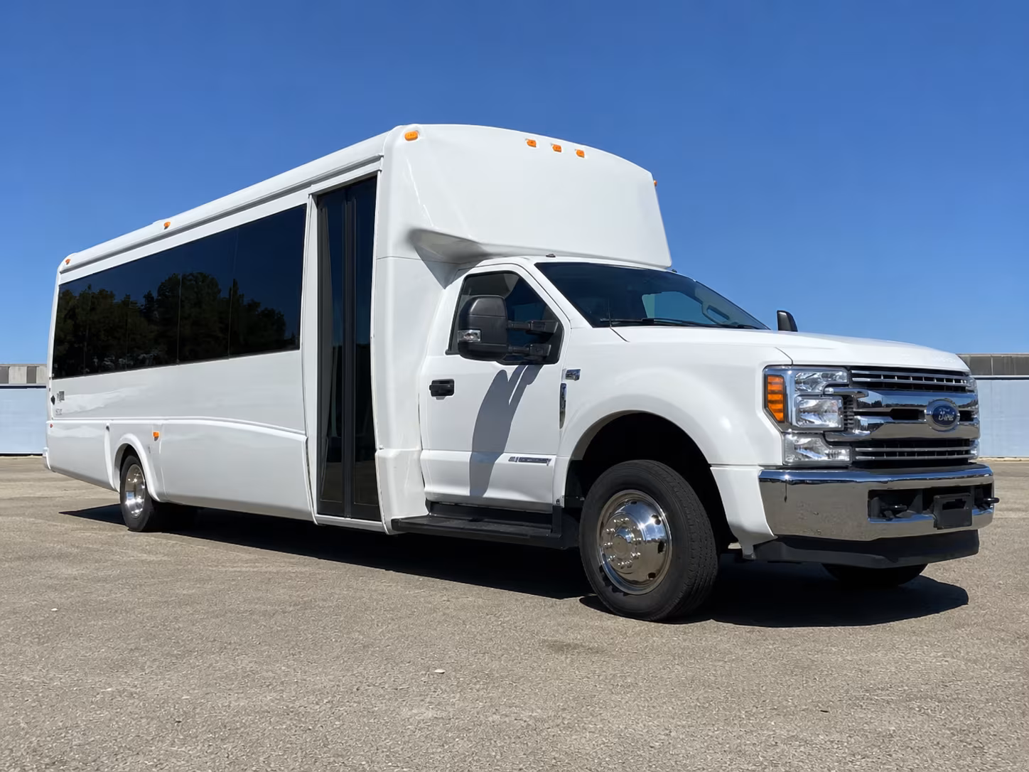 minibuses for executive meetings and corporate summits in georgetown